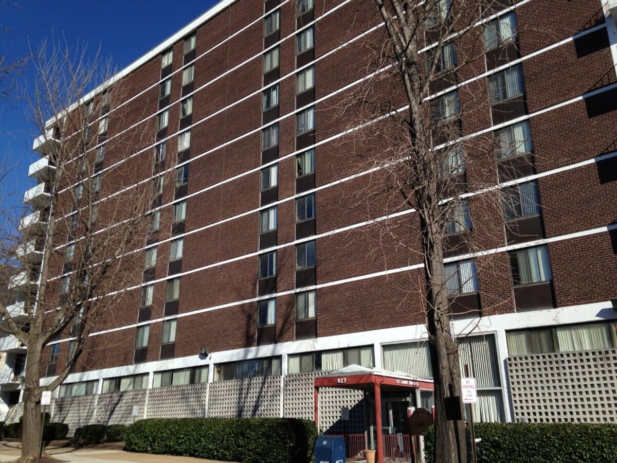 St. James Apartments SAAEVI